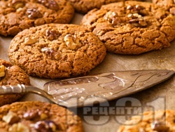 Класически лесни сладки ореховки с белтъци и пудра захар - снимка на рецептата